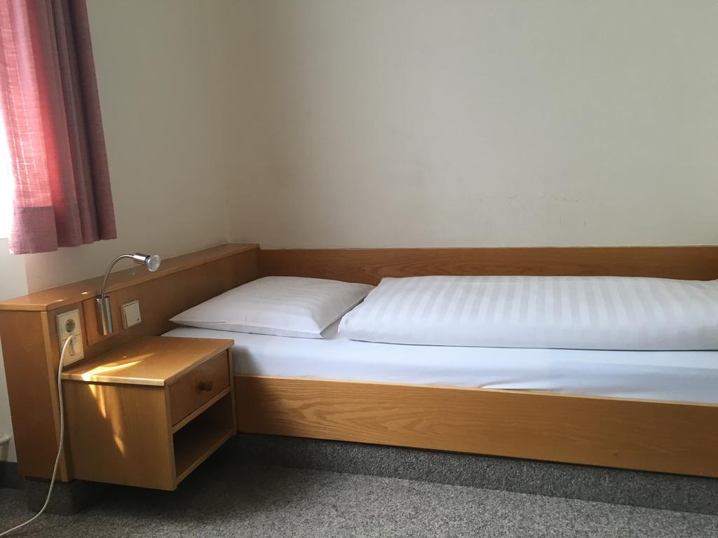 Gastehaus Drexl Hotel - Munich — Photos 1